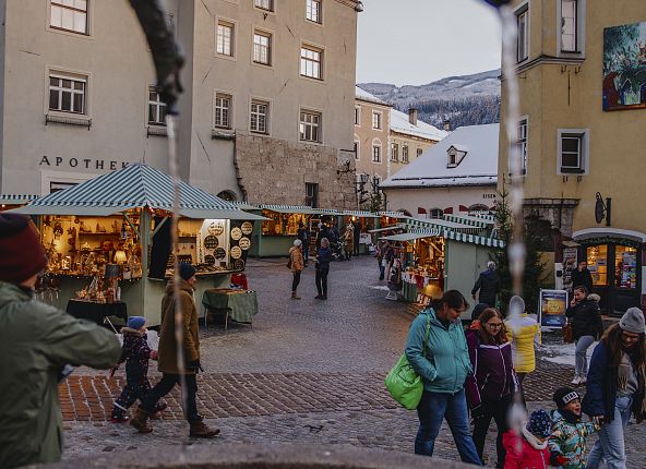 adventmarkt-hall-2023-kookie-kollective-hall-wattens