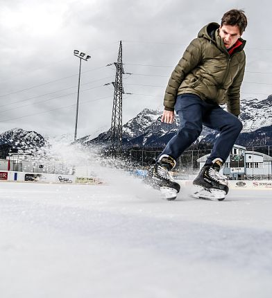Pattinare sul ghiaccio a Wattens Pista di pattinaggio in Tirolo