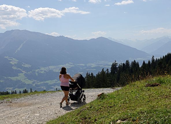 Hikes suitable for baby carriages in Hall-Wattens