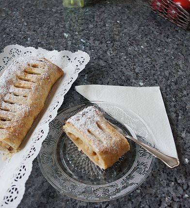 rezept-apfelstrudel-kulinarik-blogbeitrag-hall-wattens