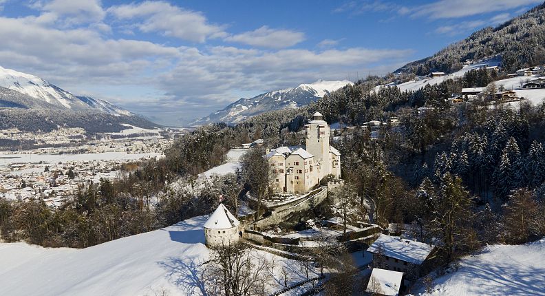 Friedberg Castle in Volders in winter