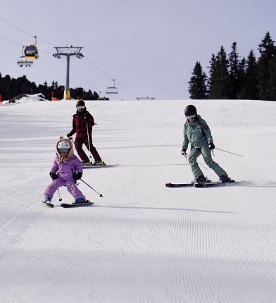 Skifahren Familie am Glungezer in Tirol