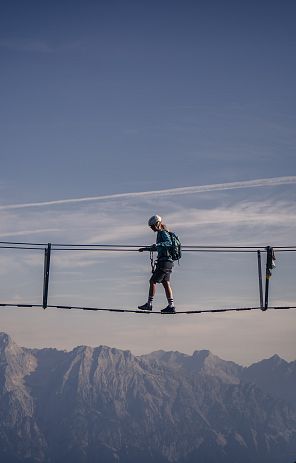 haengebruecke-sagen-klettersteig-am-glungezer-hall-wattens